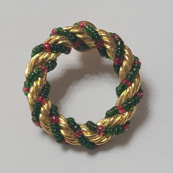 Vintage Wreath Pin Brooch Gold Tone & Beads Green Red Christmas Holiday - Picture 5 of 5